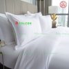 Bộ chăn ga gối trắng với chất liệu vải T300 100% cotton tự nhiên.